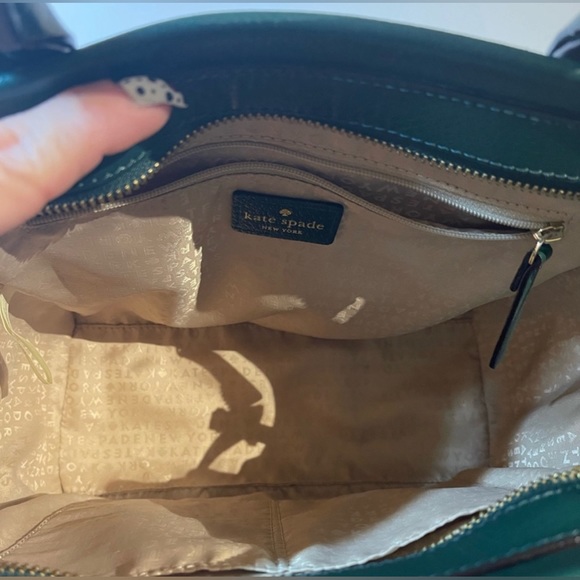 VINTAGE KATE SPADE NEW YORK Wellesley Camryn Cross-Body in Shiny Emerald. 🎁 - Picture 7 of 14